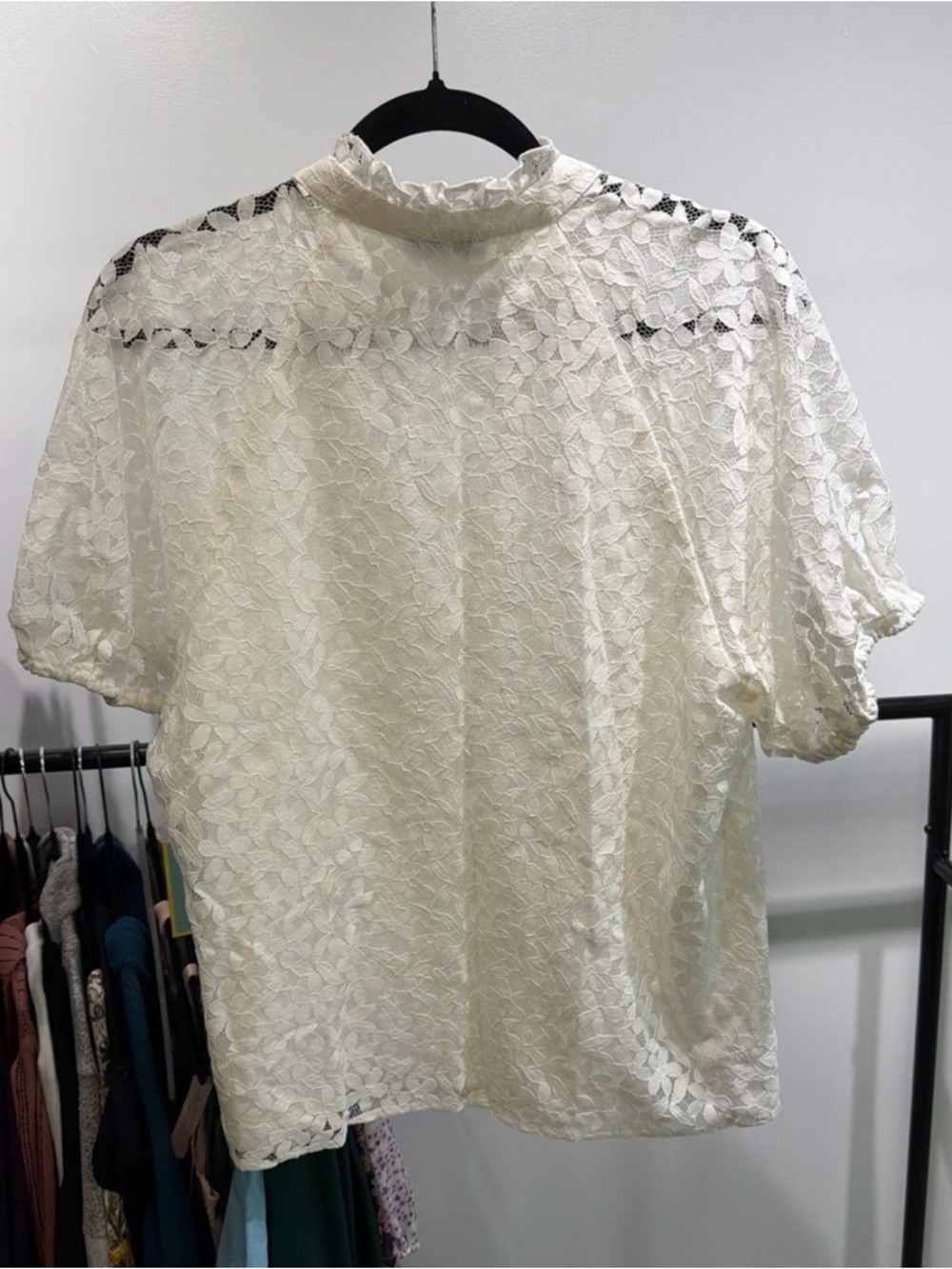 NWT Cece Ivory Laced Blouse - L - Picture 5 of 7